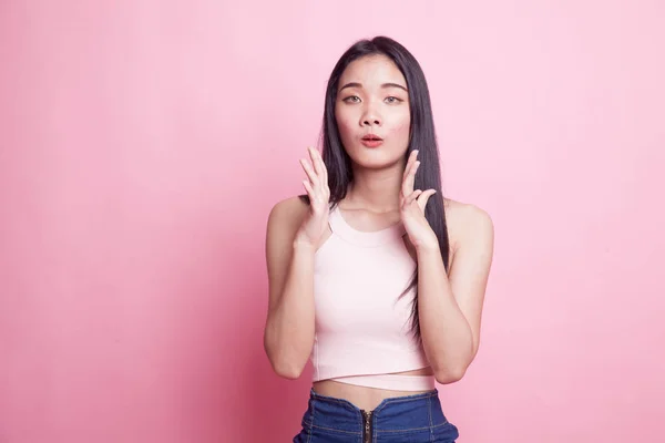 Shocked Young Asian Woman Pink Background — Stock Photo, Image