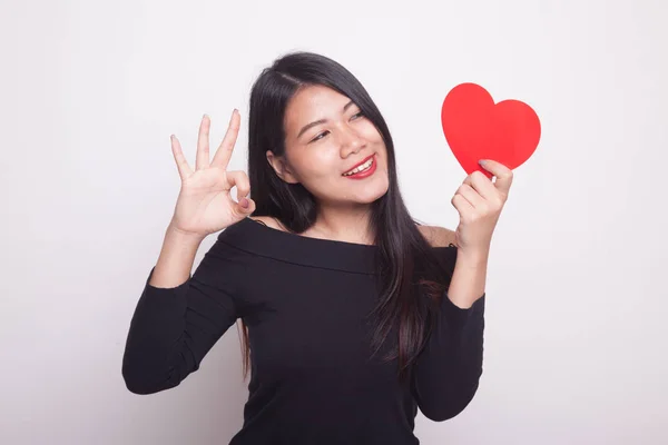 Asian Woman Show Red Heart White Background — Stock Photo, Image