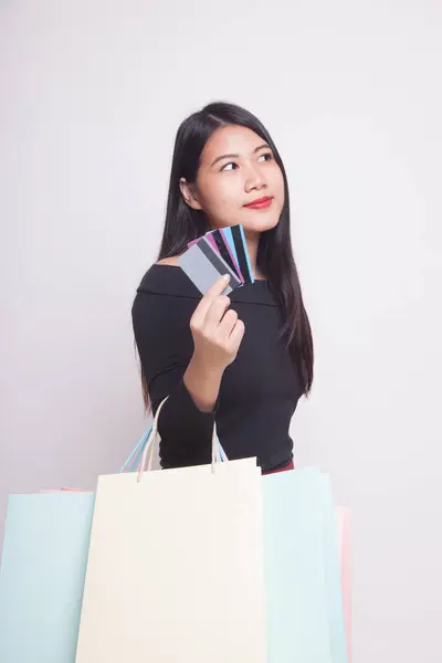 Giovane Donna Asiatica Con Shopping Bag Carta Bianca Sfondo Bianco — Foto Stock