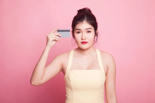 Joven Mujer Asiática Con Una Tarjeta Blanco Sobre Fondo Rosa —  Fotos de Stock