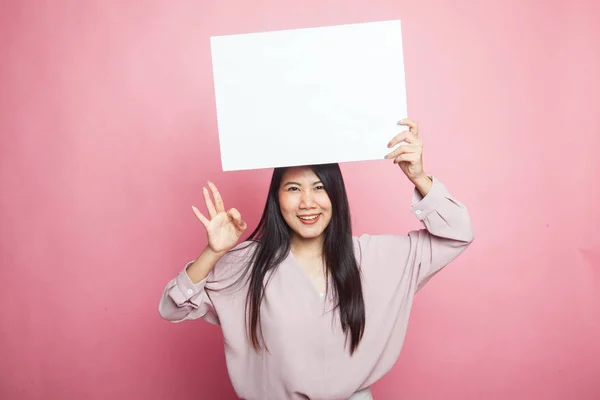 Jeune Asiatique Femme Montrer Avec Blanc Signe Blanc Sur Fond — Photo