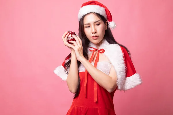 Portrait Mignonne Asiatique Noël Santa Claus Fille Sur Fond Rose — Photo