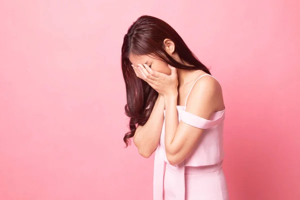 Sad Young Asian Woman Cry Palm Face Pink Background — Stock Photo, Image