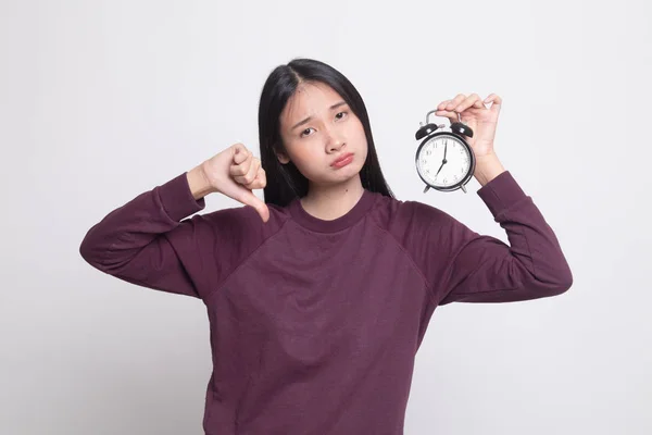 Joven Mujer Asiática Pulgares Abajo Con Reloj Sobre Fondo Blanco —  Fotos de Stock