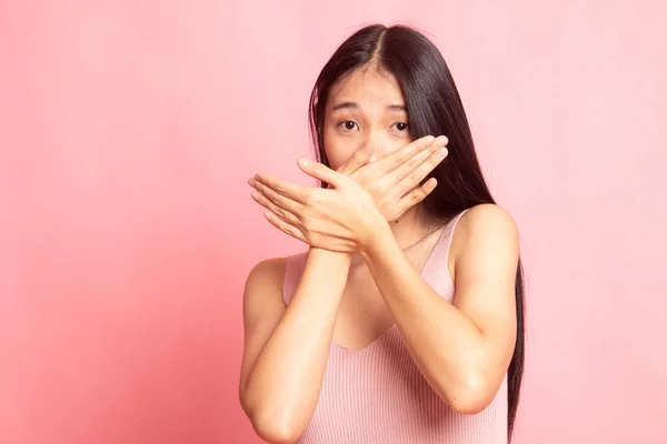 Schöne junge asiatische Frau schließen ihren Mund. — Stockfoto
