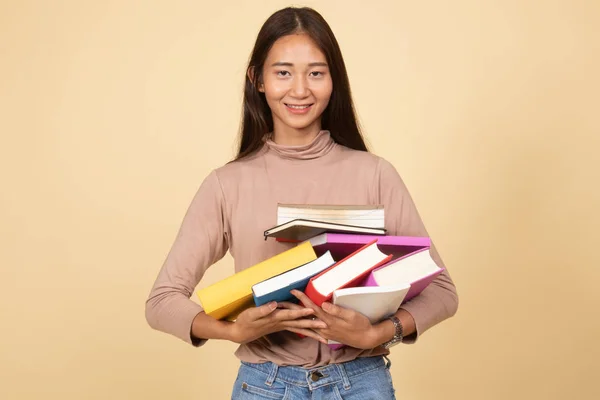 Giovane donna asiatica studiare con maggio libri . — Foto Stock