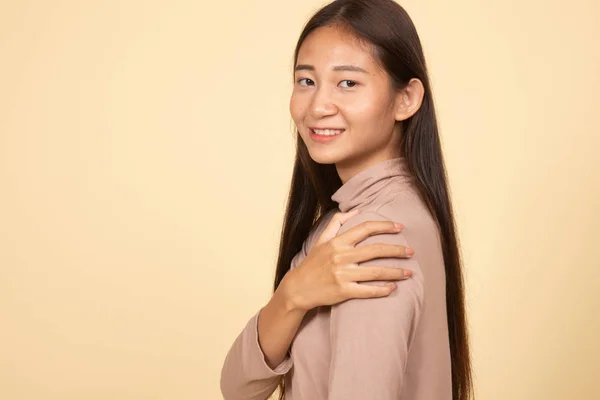 Happy krásná mladá asijská žena. — Stock fotografie