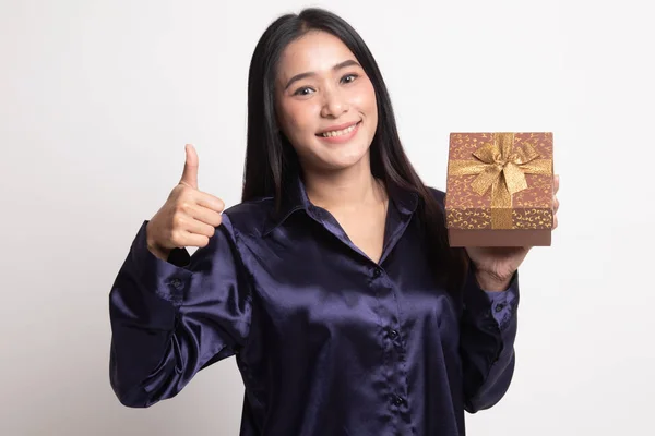 Ázsiai nő remek ajándék doboz. — Stock Fotó