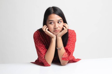 Asyalı kız sıkıcı olmaya başladı.