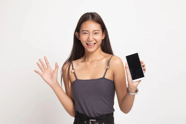 Giovane donna asiatica con cellulare. — Foto Stock