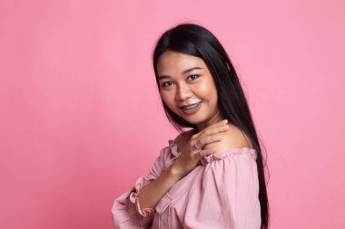 mutlu güzel genç Asyalı kadın.