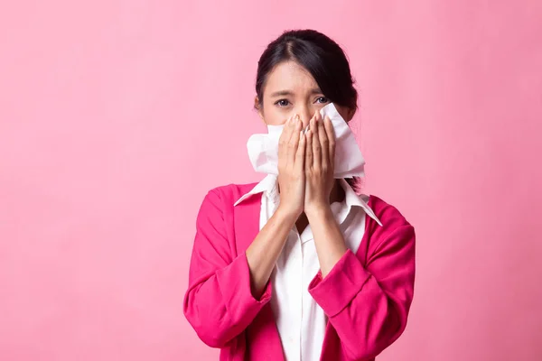 Young Asian woman got sick and flu.