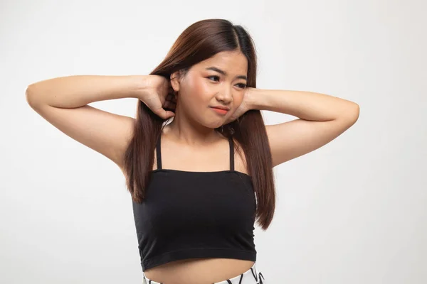 Sonolento jovem mulher asiática bocejo . — Fotografia de Stock