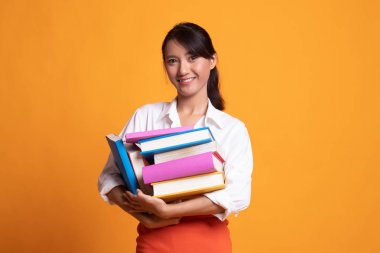 Genç Asyalı kadın ile eğitim kitap olabilir.