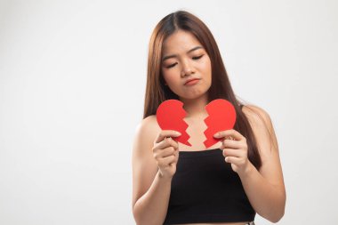Güzel genç Asyalı kadın ile kırık kalp.