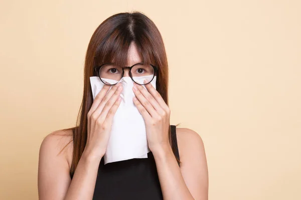 Young Asian woman got sick and flu. — Stock Photo, Image