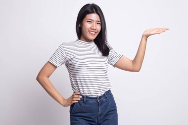 Genç Asyalı kadın eliyle mevcut.