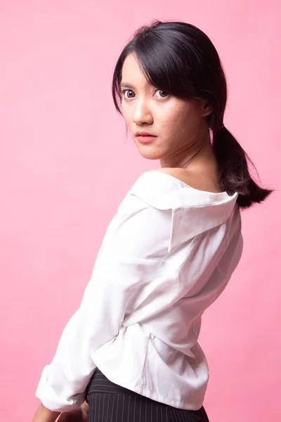 Retrato de bela jovem mulher asiática — Fotografia de Stock