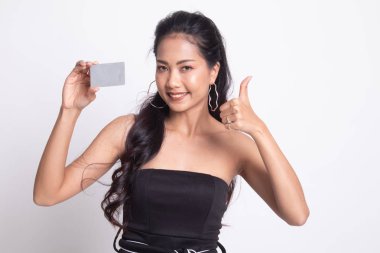 Genç Asyalı kadın Yaşasın boş bir kart ile.