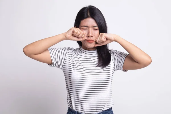 若いアジア女性の悲しいと泣く. — ストック写真