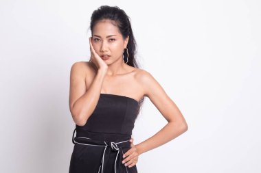 Genç Asyalı kadın diş ağrısı var.