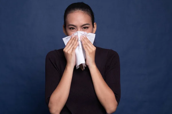 Young Asian woman got sick and flu.