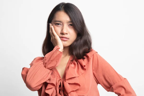 Joven Mujer Asiática Tiene Dolor Muelas Sobre Fondo Blanco —  Fotos de Stock