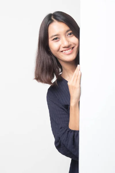 Joven Mujer Asiática Con Cartel Blanco Sobre Fondo Blanco — Foto de Stock