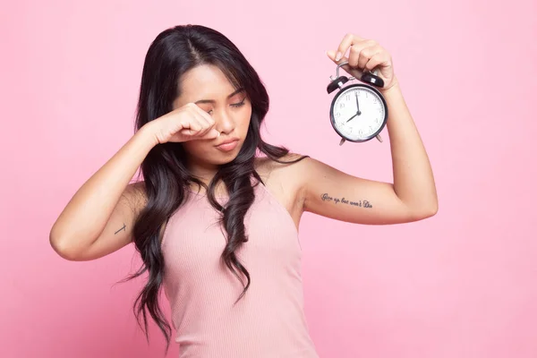 Sleepy Young Asian Woman Clock Morning Pink Background — Stock Photo, Image