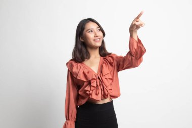 Asyalı kadın onu parmağına beyaz arka plan ile ekranın dokunmadan