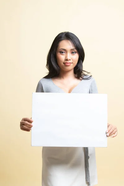 Young Asian Woman White Blank Sign Beige Background — Stock Photo, Image