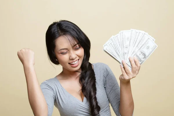 Portrait Young Asian Woman Showing Bunch Money Banknotes Beige Background — Stock Photo, Image