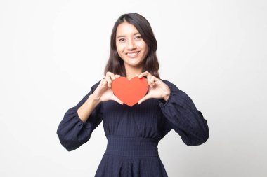 Genç Asyalı kadın hasta ve grip beyaz arka plan üzerinde var