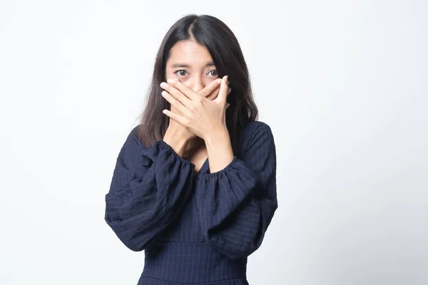Όμορφη Νεαρή Γυναίκα Της Ασίας Κλείσει Στόμα Λευκό Φόντο — Φωτογραφία Αρχείου