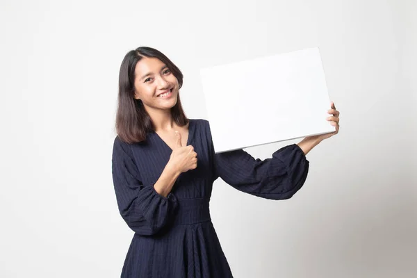 Jovem Mulher Asiática Mostrar Polegares Para Cima Com Branco Sinal — Fotografia de Stock