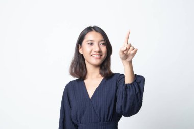 Asyalı kadın onu parmağına beyaz arka plan ile ekranın dokunmadan