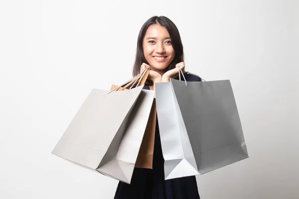 Mooie Jonge Aziatische Vrouw Met Boodschappentassen Witte Achtergrond — Stockfoto
