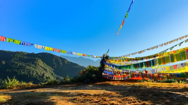 Tibetan Prayer Flags Blowing Wind High Mountain Ranges Background Back — Stock Photo, Image