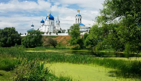 Hermoso Monasterio Vista Bogolyubovo — Foto de Stock