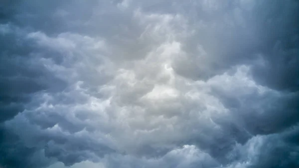 Nuvens Tempestade Escuras Bonitas Com Muita Textura — Fotografia de Stock