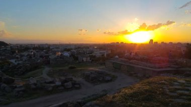 Nebet tepe - Plovdiv, Bulgaristan'ın yedi tepe üzerinde günbatımı Timelapse.