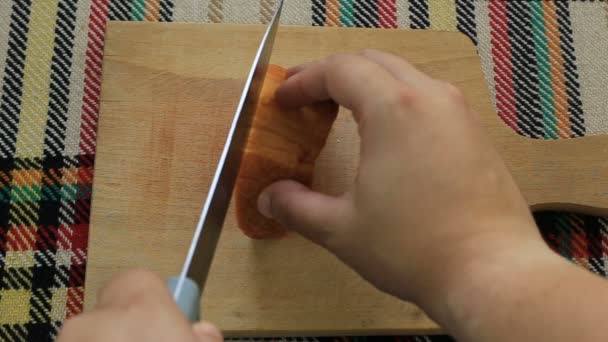 Snijden Van Traditionele Bulgaarse Varkensvlees Gerookte Filet First Person Oogpunt — Stockvideo