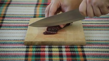 Kesme Bulgar geleneksel düz sosis sudzhuk denilen.