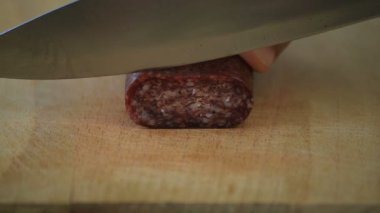Cloesup kesme geleneksel Bulgar düz sosis lukanka denilen