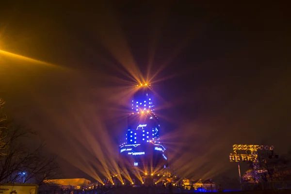 保加利亚普罗夫迪夫 2019年1月10日 欧洲文化之都 普罗夫迪夫2019年开幕活动的主要塔楼和舞台 晚上的灯光秀 — 图库照片