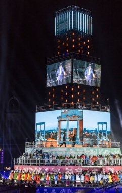 Avrupa kültür başkenti - Plovdiv 2019, Bulgaristan Plovdiv, Bulgaristan - 12 Ocak 2019 - Main tower ve açılışında sahne gösterisi.