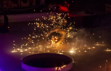 Plovdiv, Bulgaristan - 12 Ocak 2019 - yangın göster: Avrupa kültür başkenti - Plovdiv 2019, Bulgaristan açılış etkinliğinde.