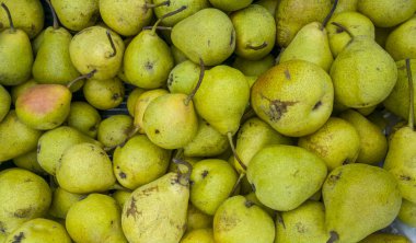 Sepet içinde birçok biyo armut üstten görünüm