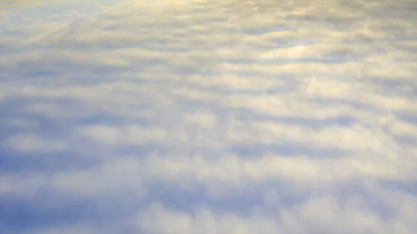 Lindas Nuvens Onduladas Céu Durante Pôr Sol — Fotografia de Stock