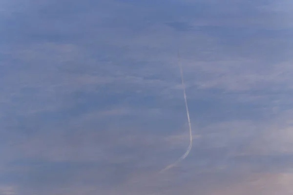 複数の色 雲の上で美しい黄金の時間空 — ストック写真